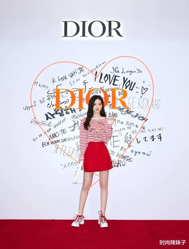 赵丽颖|被33岁赵丽颖骗了好久！无修图颜值引热议，这还是当年的花千骨吗？