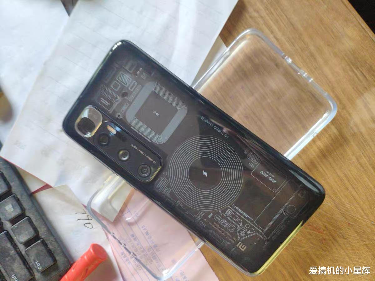 芯片|高端手机别乱买，这四款才是10月最好的选择，一机流畅用三年