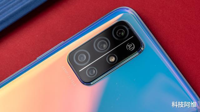 华为荣耀|6400万四摄+40W，已跌至2199元，发布仅半年的5G手机现加速退场