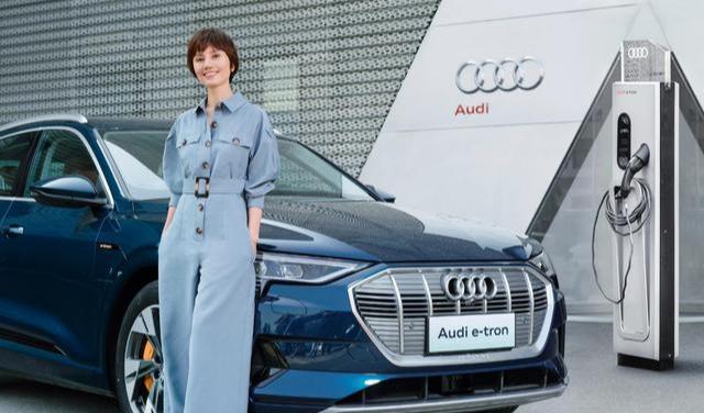 袁泉|袁泉刘诗诗同框超养眼！袁泉气场全开变身大佬，刘诗诗超软萌可爱