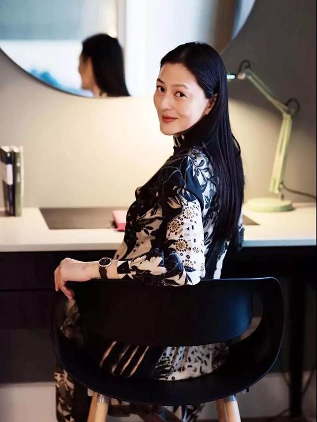 黄澜|《如懿传》美女制片人黄澜,父亲是作家黄亚洲,生二胎离婚未再嫁