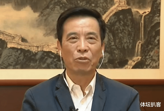【华为】白岩松连线陈戌源！中超酝酿变革：16队分两组踢，8强淘汰赛争冠！
