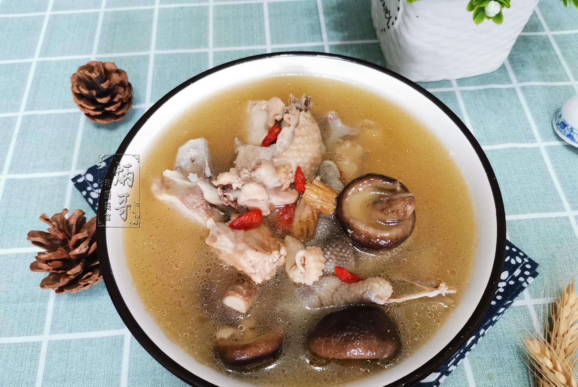 香菇|白露，这碗汤不能少，滋补润燥又鲜美，好喝不上火寓意冬天好身体