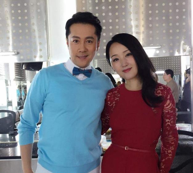 蔡国庆|带你看看蔡国庆的豪宅,家具都是拿来观赏的,还用玻璃罩封起来了