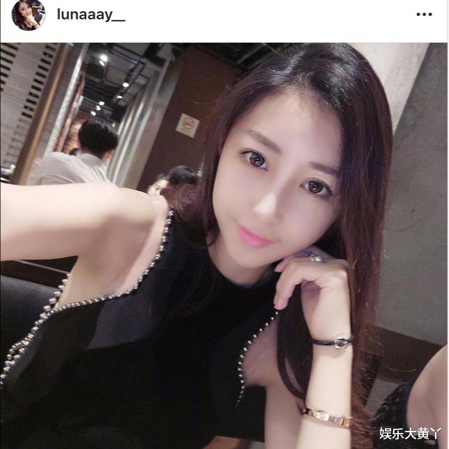 宣云|方媛和宣云被曝婚姻告急，同衣、同景同抄佛经，原来培训班是ZD！