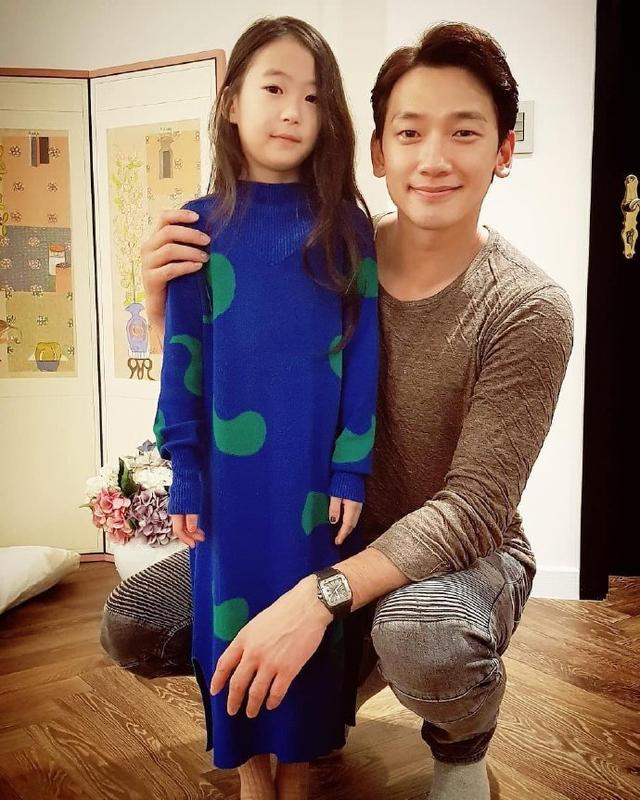 郑智薰|Rain为二胎办周岁宴,妻子现老态皱纹深,他也已经瘦到脱相?