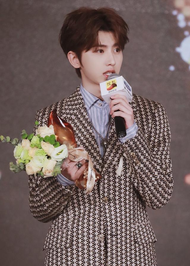 许魏洲▲4年逼退两位顶流,2020又来一次,娱乐圈洗牌往事件