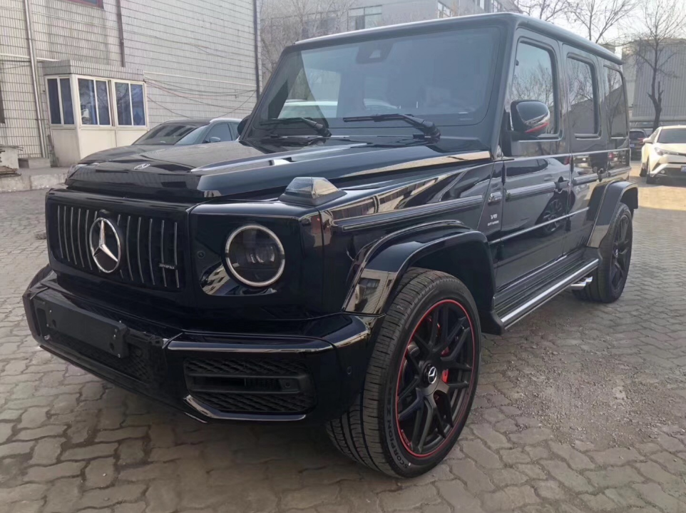 #宾利#媳妇撞了B标车,还好不是宾利,到现场丈夫哭了:收拾收拾卖房吧