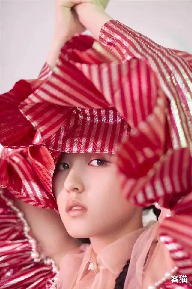 「张子枫」这还是当初因为斜方肌被全网嘲的张子枫么？生图都美的让人咋舌