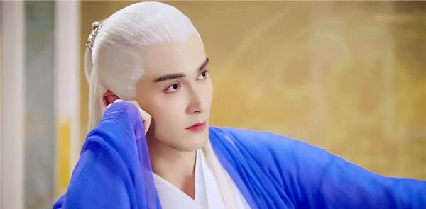 「东华」东华帝君一人就可以演“七仙女”，紫儿经典，绿儿清新，红儿霸气