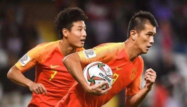 国足:李铁一招间接否定前任里皮做法,国足自郝海东后再现最强9号