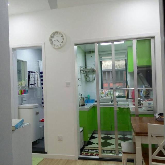 一家三口住50平，空间利用一点也不含糊，看过的朋友都佩服！