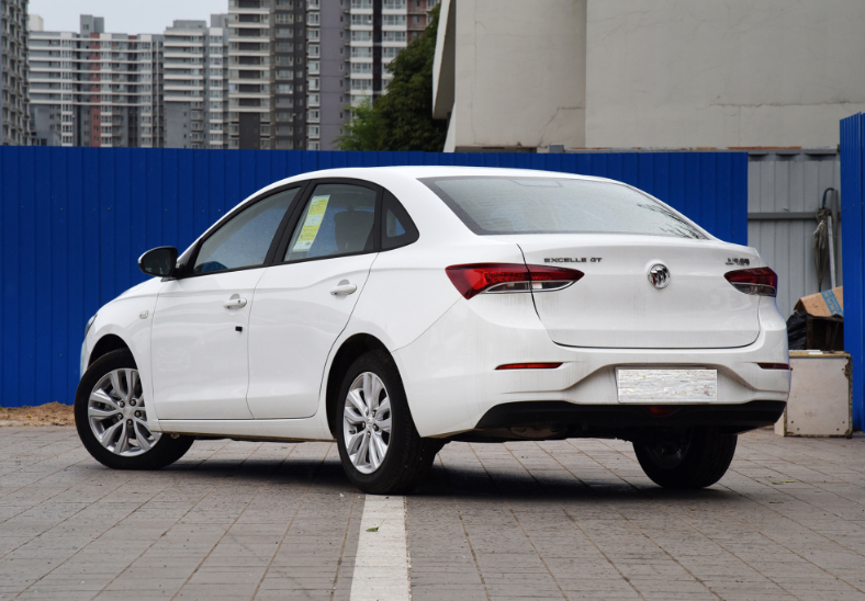 丰田卡罗拉|卡罗拉的强劲对手，售7.69万起，关键标配6AT！