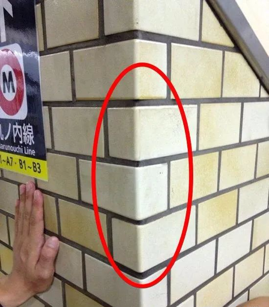 |墙砖都能拐弯了,看看现在的流行款,好看又安全