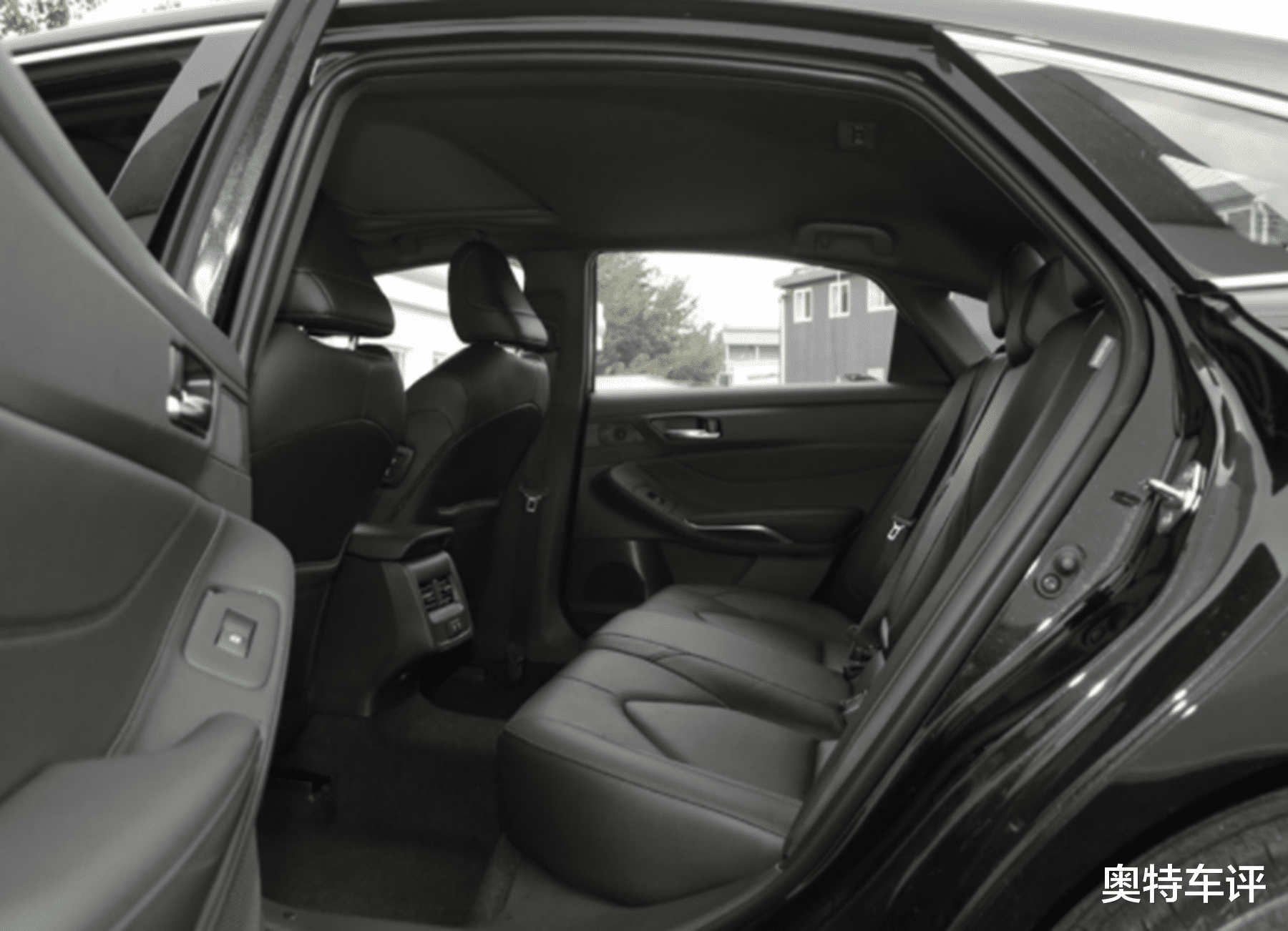 亚洲龙|亚洲龙打响“价格战”！一口气降至16.98万，是被市场逼的？