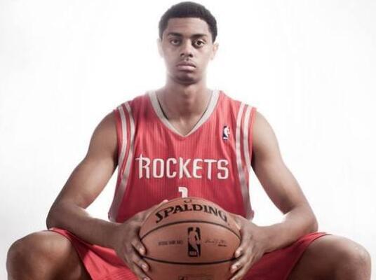 『詹姆斯·哈登』比尔爆料和哈登互换东家？万幸万幸！火箭做出了近10年最佳交易！