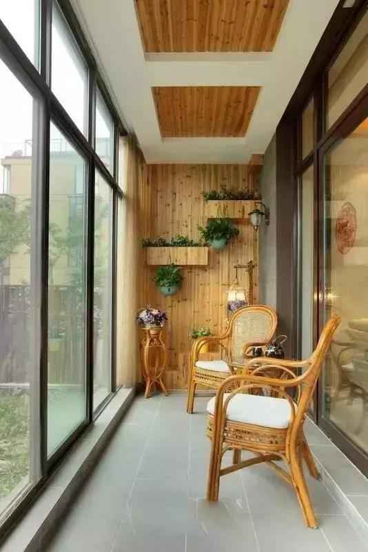 购房置业：好美的阳台和庭院，难得一见，买房就要这样装！