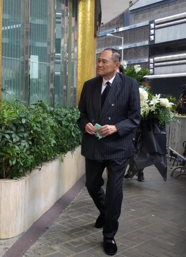 赌王|赌王灵堂出现闹事者,自称是赌王私生女,喊话要见何超琼何超贤