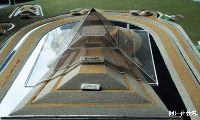 秦始皇▲日本挖开亚洲最大古墓,墓主堪比秦始皇,刚试挖就被震惊到了