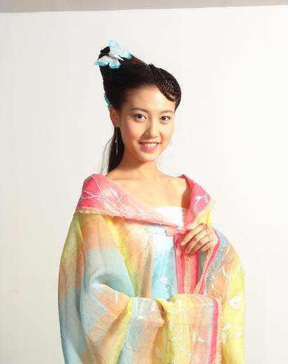 高露：《完美关系》收官，高露低调走红，婉拒苏有朋嫁圈外人后生活美满