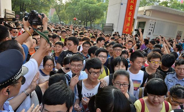 武汉大学|中南大学和武汉大学,实力差距明显,武大录取分数高个一档次!