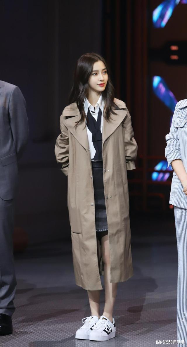 【穿衣搭配】baby新发型太减龄，穿背心裙配俏皮麻花辫，31岁美回23岁少女样