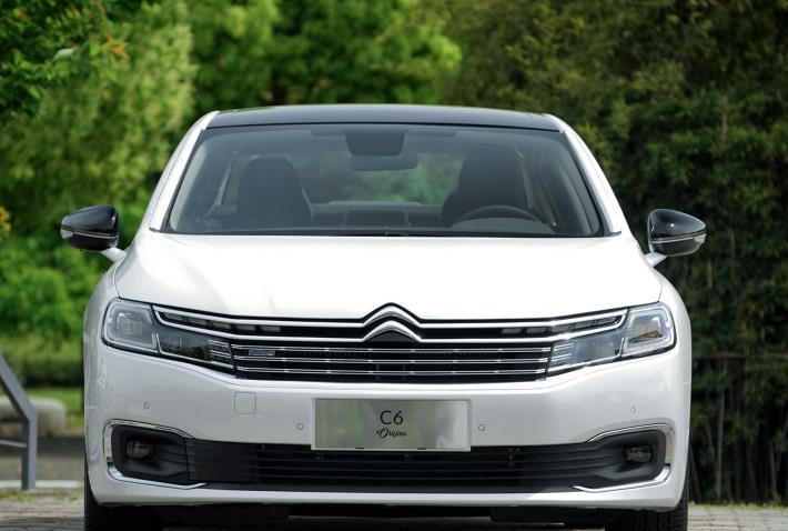 『大众帕萨特』开完大众帕萨特，再开雪铁龙C6，提到感受，车主道出了驾驶感受