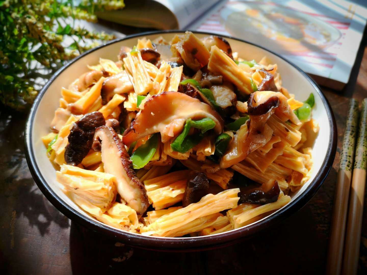 「香菇」孩子春天离不开的一道菜，补钙补铁又美味，我家三天两头做一盘！