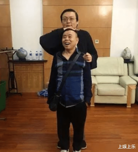 革命|主持人“老梁”所有节目被停播，被迫退圈，到底因为什么？