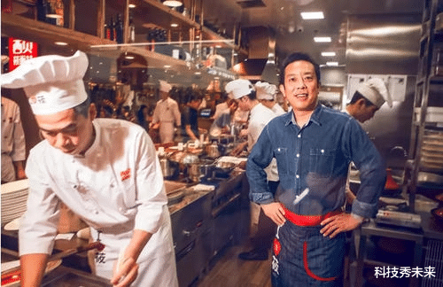 「贾国龙」坚持不上市的国产餐饮巨头！5000元白手起家，到现在年收入60亿