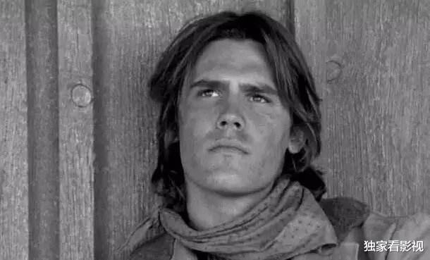 漫威：7位漫威英雄留名星光大道，最年轻的是黑寡妇，年纪最大的是灭霸