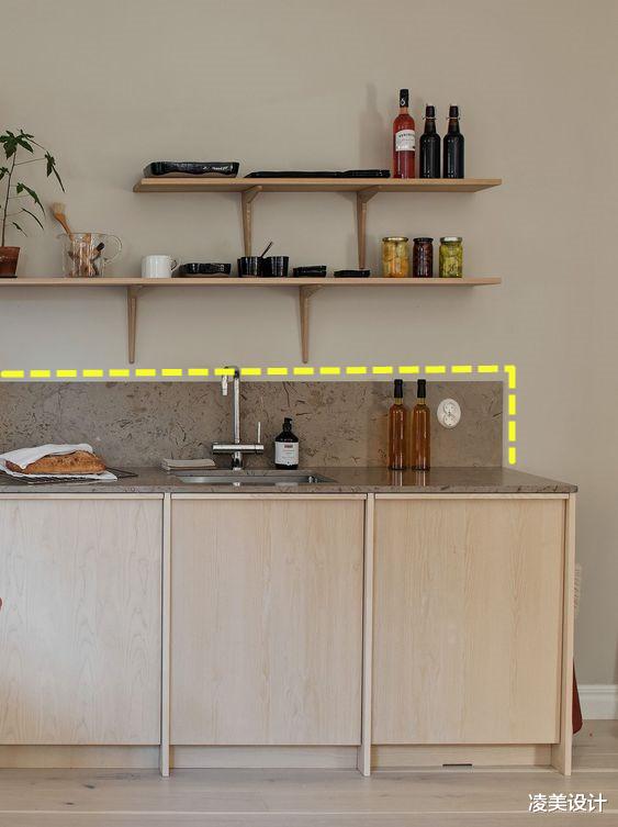 |厨房台面靠墙加20公分挡板，干净清爽好打理，比打玻璃胶好用！