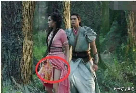 『穿帮镜头』笑到胃疼的穿帮镜头：刘涛打电话我忍了，关晓彤也太秀了吧！