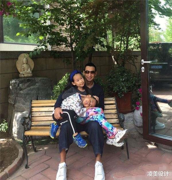 [赵文卓]赵文卓的豪宅，精致小院子设计成亲子园，室内装修豪气又温馨！