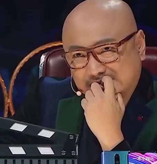 徐峥|阚清子衣扣意外崩开，有谁注意到她遮挡的动作？徐峥看了咬手指