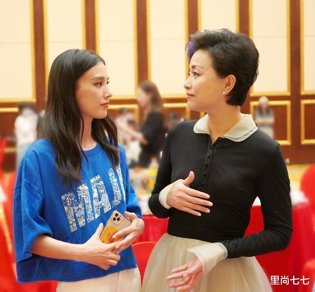 姐姐|太实在！杨澜发姐姐合照不P图，伊能静太苍老，沈梦辰鼻子会发光