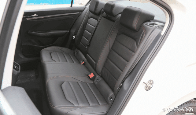 大众宝来|又一“白菜”合资车!油耗3毛1,再降3万,9月狂卖37959辆