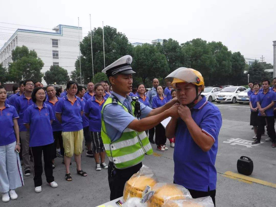 电动车|外卖小哥造出“混动”电动车，续航600公里，交警都说头一次见