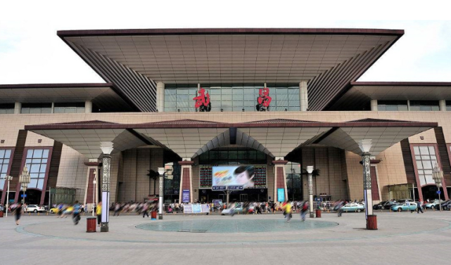 中国火车站很多，但仅有这3个火车站，可以直达大陆任一省会城市，你猜对没