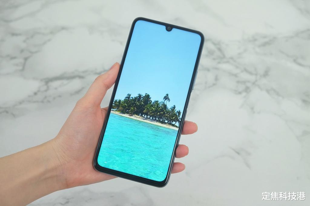 旗舰机|宁愿每年买一部千元机,也不愿一次买部旗舰机,这是什么心态?