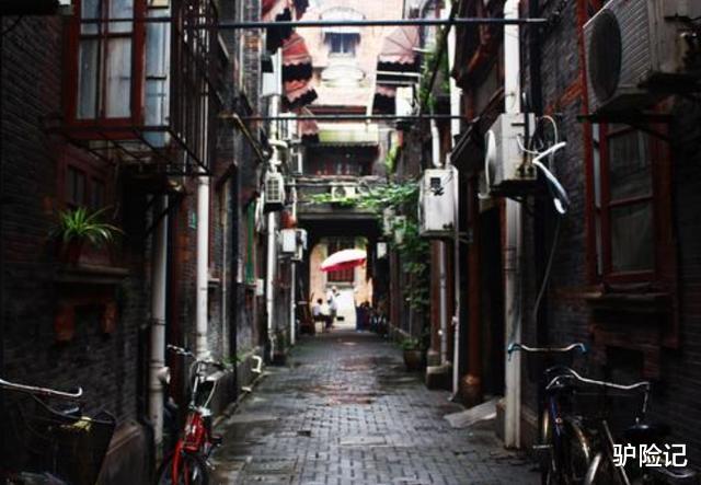周星驰|上海闹市的“猪笼城寨”，周星驰曾在这里取过景，如今怎么样？