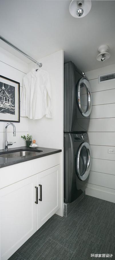 |卫生间淋浴旁砌隔断，内塞洗衣机上装晾衣绳，多个洗衣房人见人夸