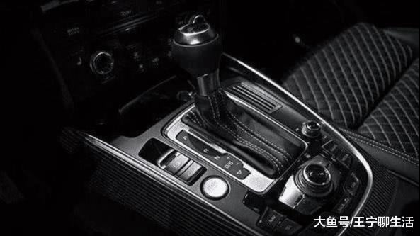 自动挡■握了8年方向盘才知道，自动挡下坡不能D挡踩刹车