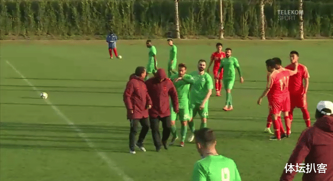 冯伯元■梅开二度！25岁国脚级锋霸大爆发，曾与沈祥福爆冲突：差点打起来！