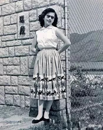 黄夏蕙|赌王丧礼上被骂难看的黄夏蕙,年轻时很漂亮,生6胎都得不到名分