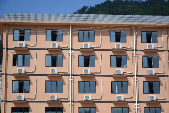 |空调外机别挂在室外了，双重伤害，看看日本人都放哪？太聪明了