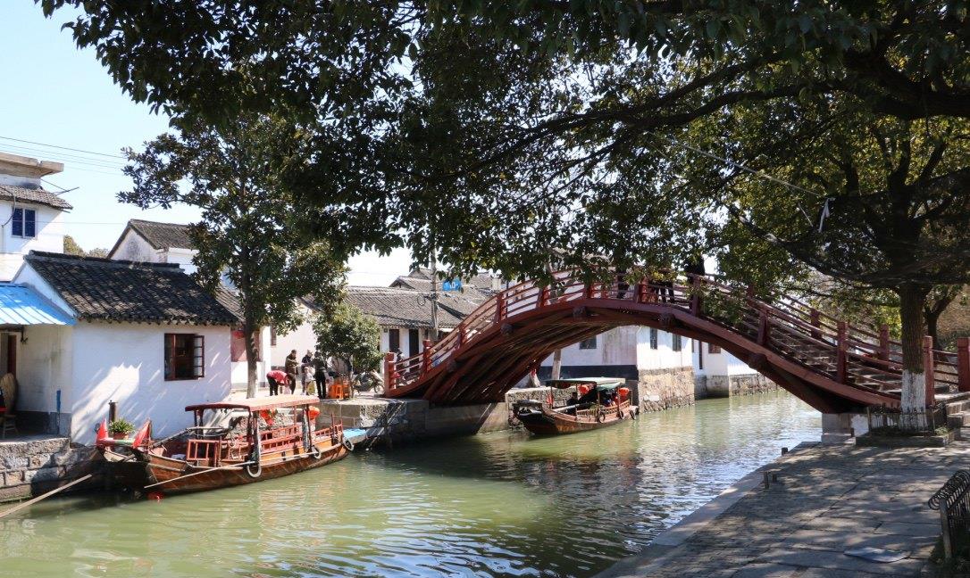 古镇：因桥得名的上海古镇，没有喧闹的人群商铺，仿佛被时光遗忘