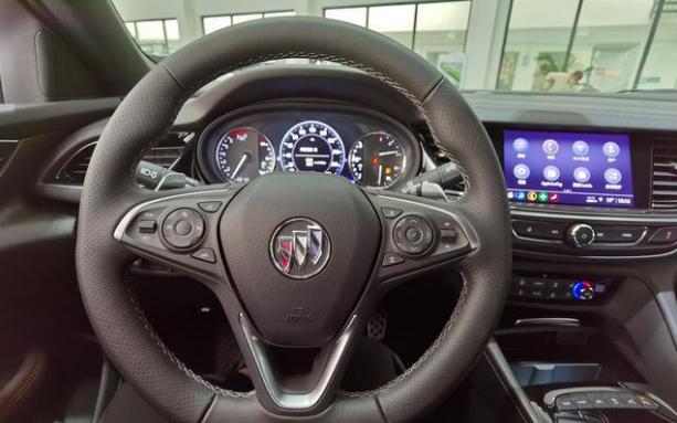 「起亚汽车」新款君威，一见钟情，心不错付