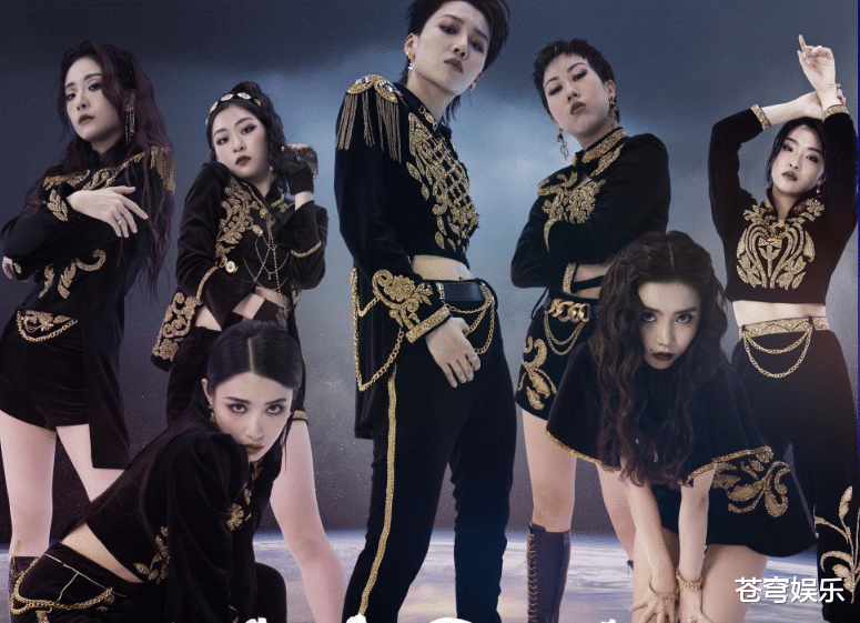 『谢可寅』《非日常狂欢》唱片封面,虞书欣稳居C位超耀眼,谁留意谢可寅?