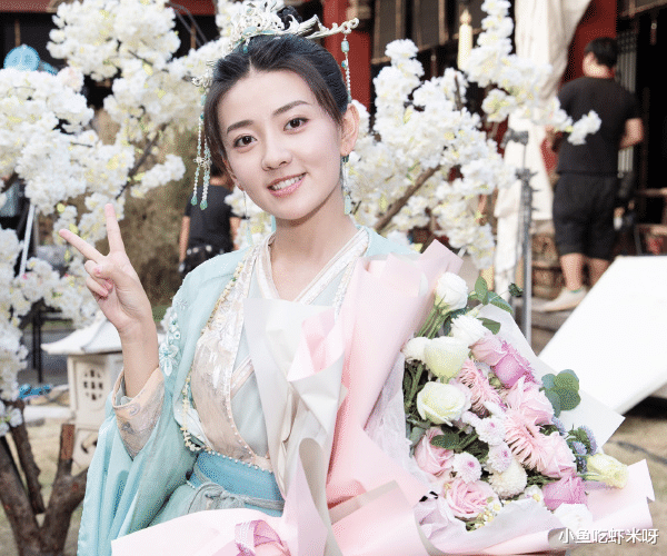 杀青|《双世宠妃3》顺利杀青，谁注意曲小檀的肚子？这是又怀了